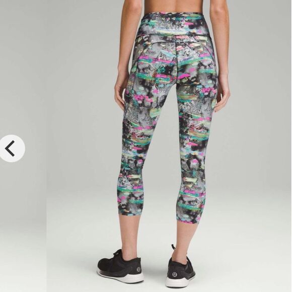 Lululemon Fast & Free high rise crop 23” paint drift multi 8 - Picture 4 of 7